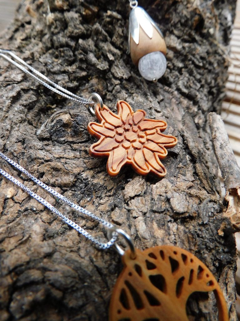 AllgäuZeit Holzschmuck
